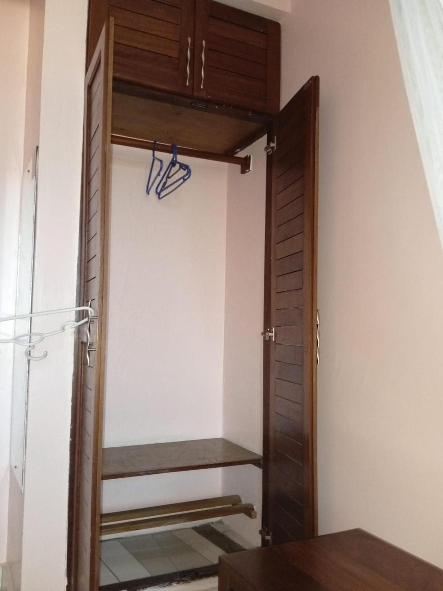 Checkpoint Inn Hotel, モンバサ エクステリア 写真
